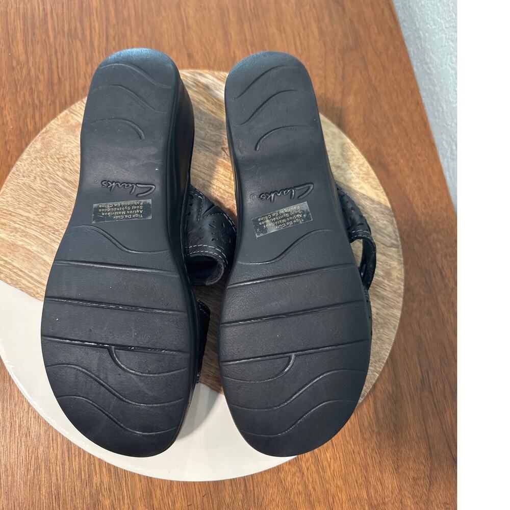 Clarks Bendables Black Leather Slide Sandals Women's 8.5M Comfort Wedge - Picture 6 of 7